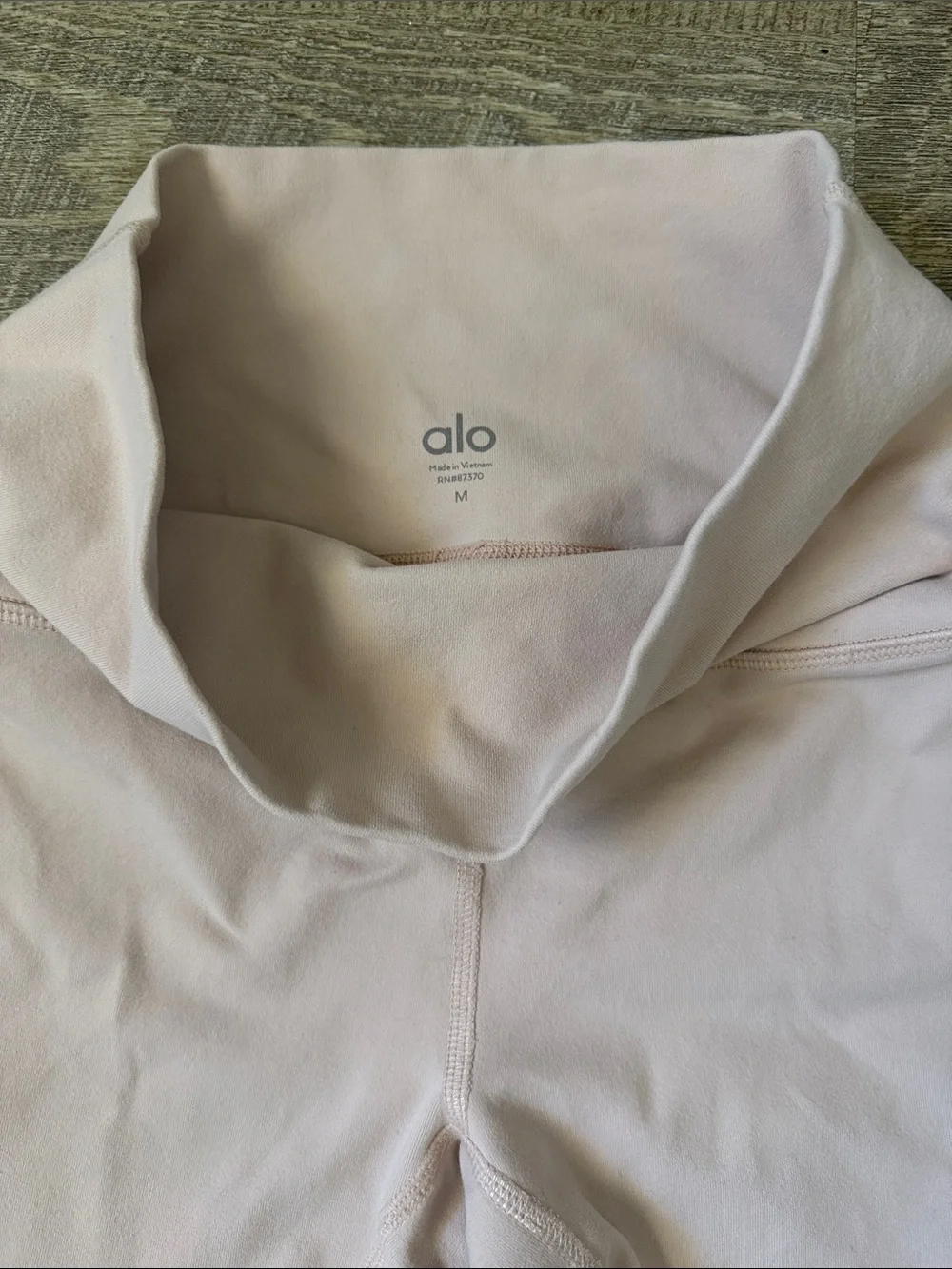 Alo High-Waist Moto Leggings in Pale Pink Size Medium